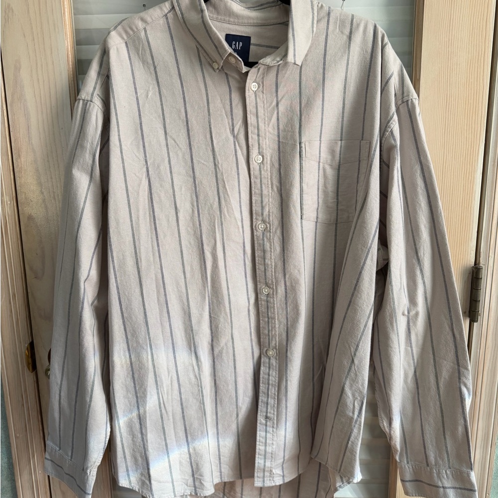 GAP Cream Button-Down Shirt with Blue Pinstripes [The Big Shirt - Oxford]